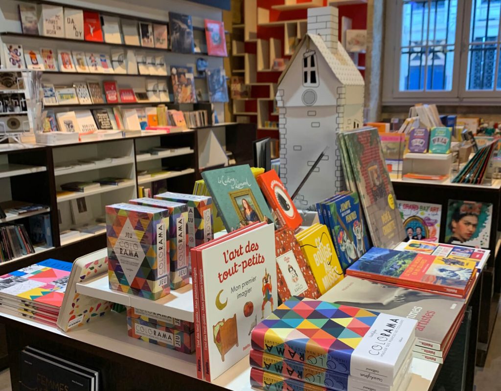 Le CAPC de Bordeaux : Une Plongée dans l'Art Contemporain 5 Site web Presentation Boutique IMG 7027 Recadree Web