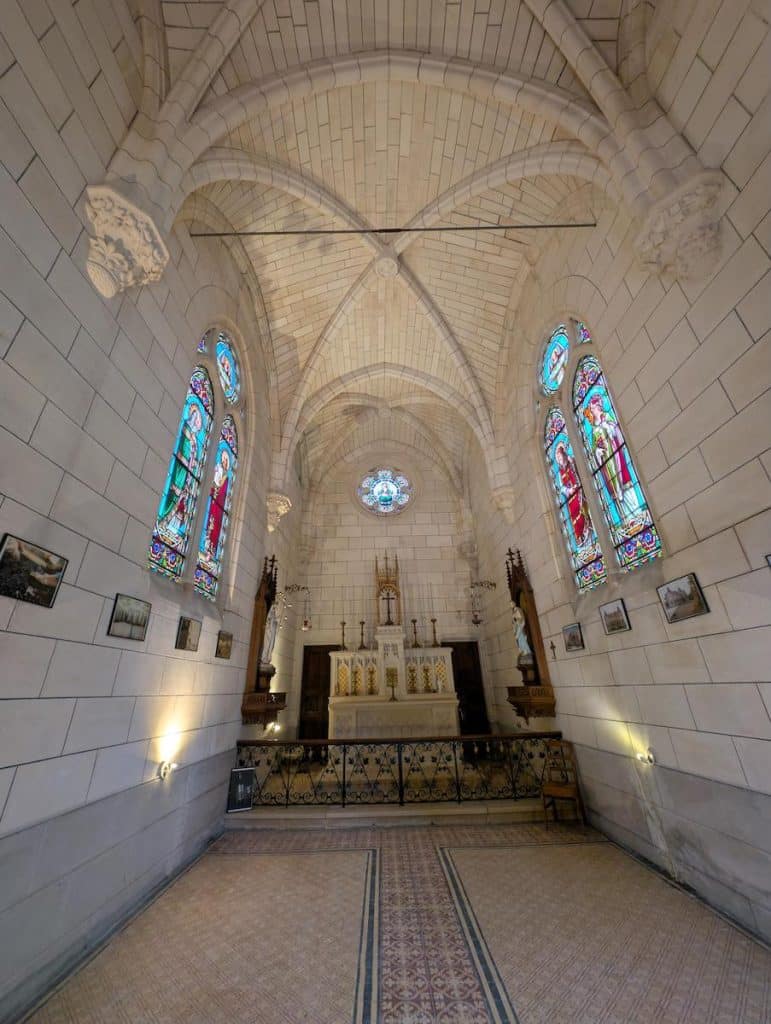 Une nuit au vert, un dîner au Manège et une verticale qui surprend ; On a testé pour toi Le Château Léognan 14 le chateau leognan decouverte et restaurant 1