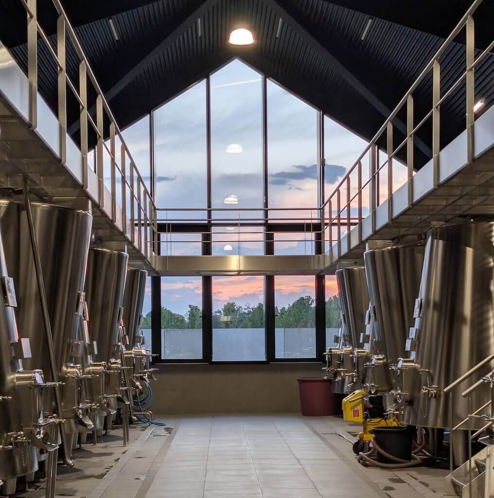 Entre nature et vin : la garden-party au Château La Garde, une immersion raffinée