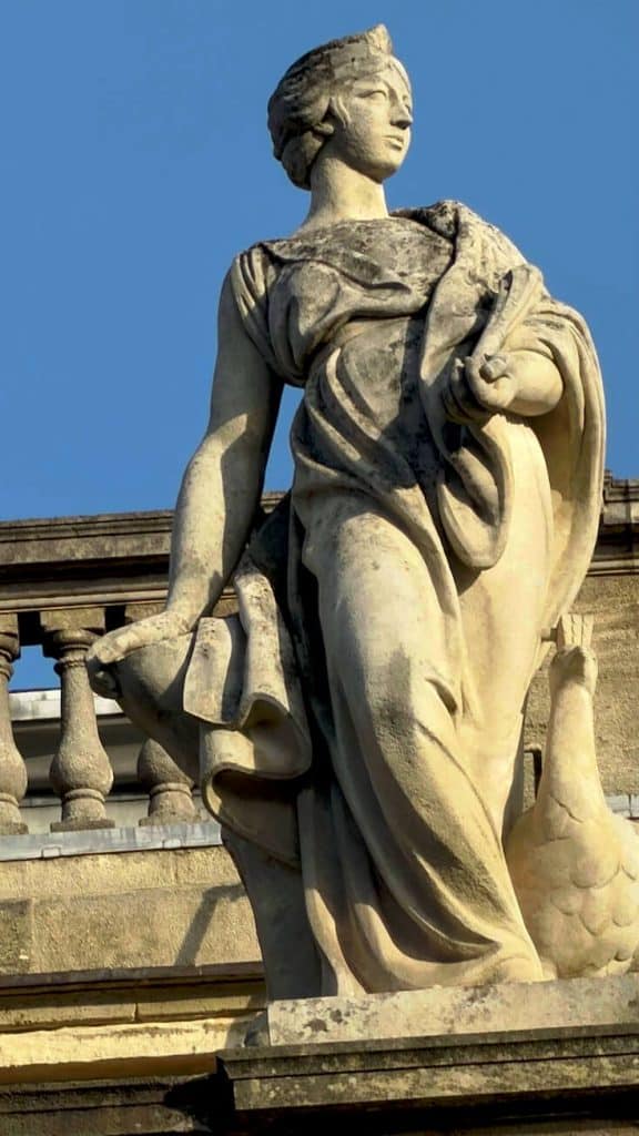 Les deesses et les muses de Bordeaux 5