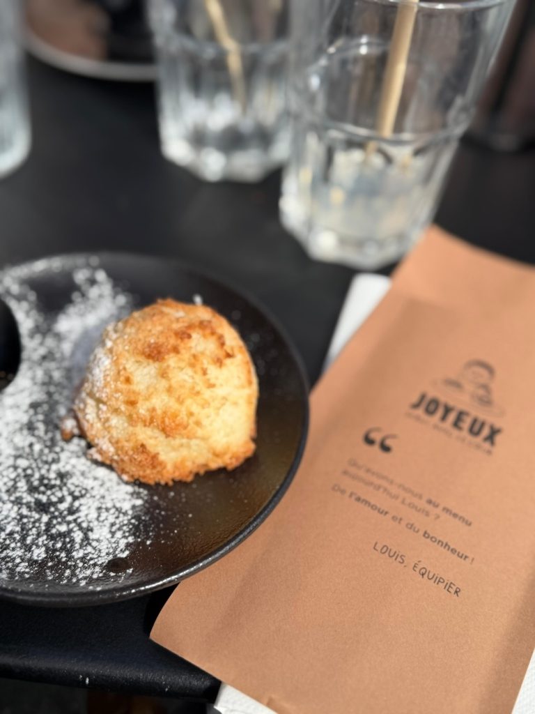 Café Joyeux à Bordeaux : on a déjeuné sur les quais, et on en est repartis différemment 7 le cafe joyeux bordeaux 11
