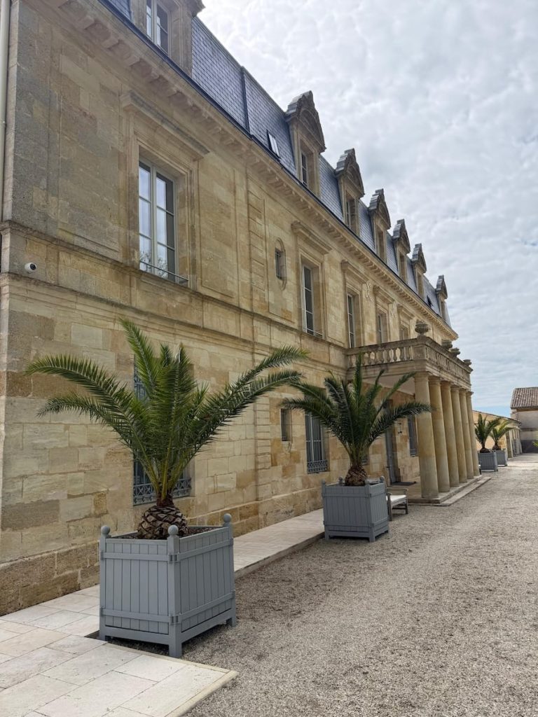 Cos d'Estournel : si on sortait de Bordeaux pour un week-end chez le Maharadjah de Saint-Estèphe ? 16 Château Cos d'Estournel