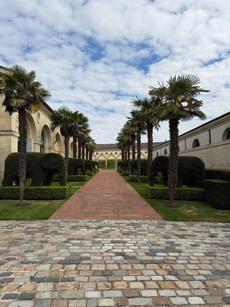 Cos d'Estournel : si on sortait de Bordeaux pour un week-end chez le Maharadjah de Saint-Estèphe ? 2 Château Cos d'Estournel